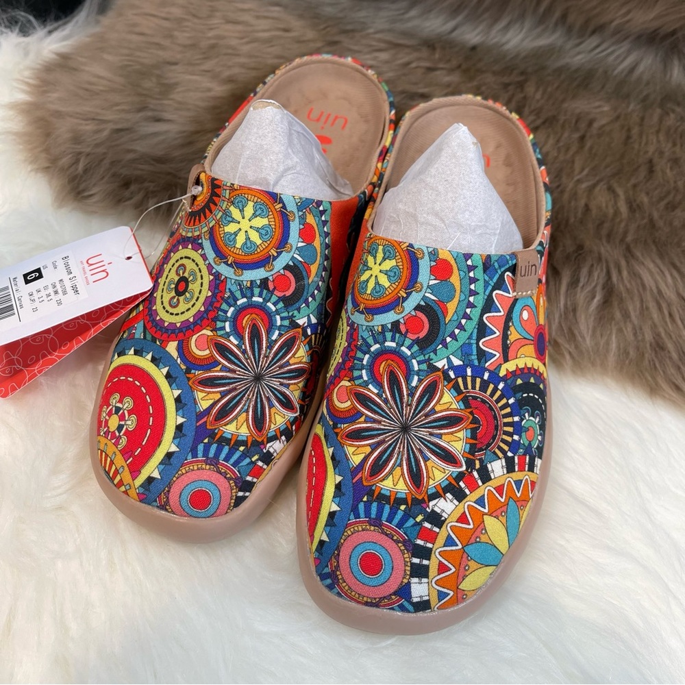 NWT UIN Women’s Travel Comfortable Slipper/ Blossom/ US5